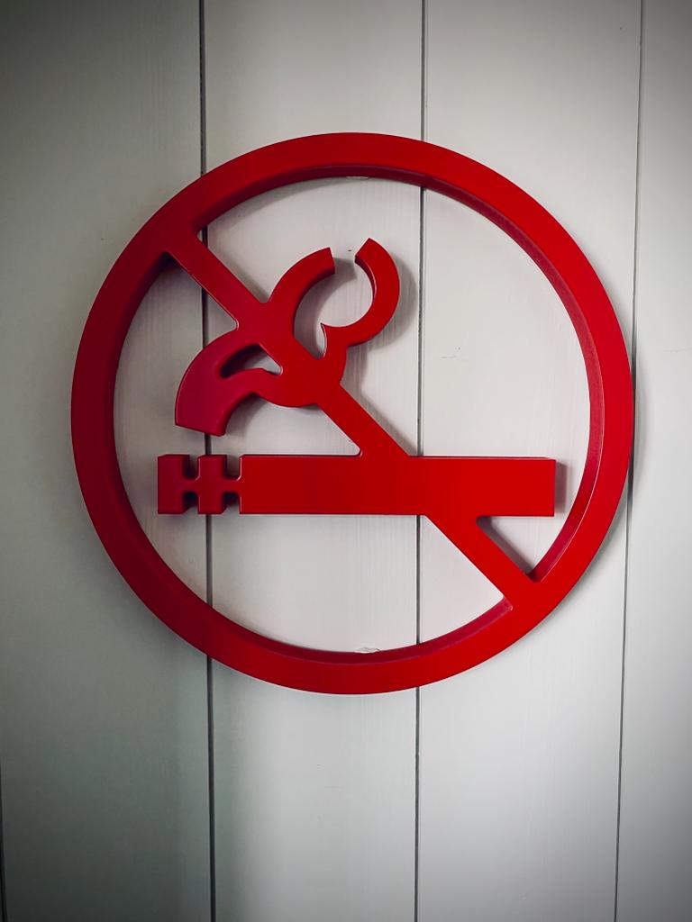 🚭